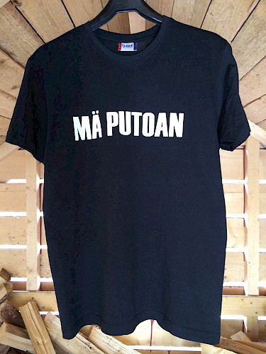 T-paita musta "MÄ PUTOAN"
