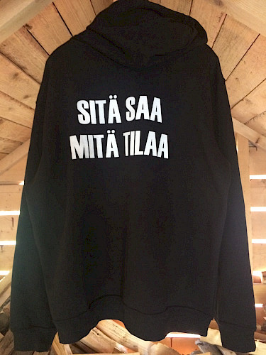 Huppari musta "SITÄ SAA MITÄ TILAA"
